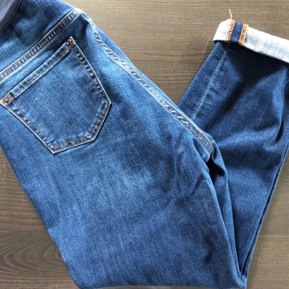 Old Navy maternity boyfriend ankle jeans